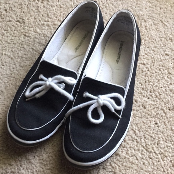 grasshopper shoes white